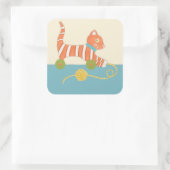 Gestreepte Speelgoed Kat met Kok van Koord Vierkante Sticker (Tas)