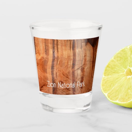 Gestreepte steen van Double Arch Alcove II bij Zio Shot Glas (Voorkant)