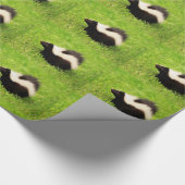 gestreepte stinkdier cadeaupapier (Hoek)