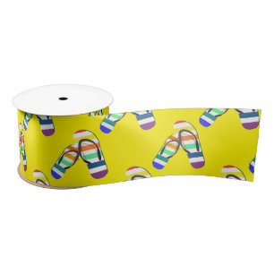 Gestreepte Teenslippers op geel Satijnen Lint