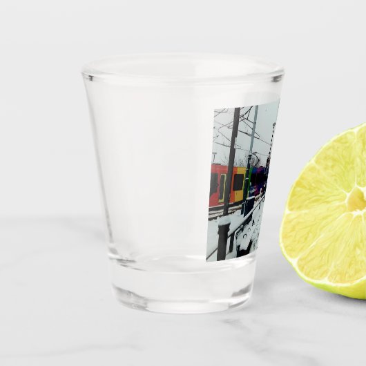 Gestreepte tram shot glas (Links)