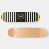 Gestreepte zwarte en gele Custom Initiaal Letter Persoonlijk Skateboard (Horizontaal)