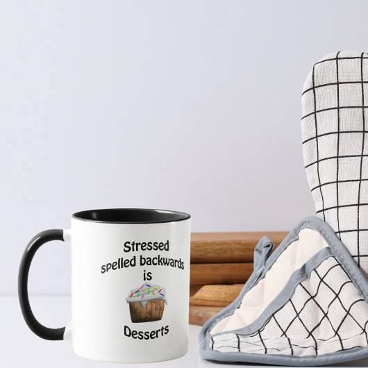 Gestrest gespeld achterstevoren is desserts mok