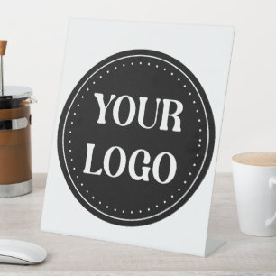 Gestroomlijnd, eigentijds, gepolijst en aanpasbaar reclamebord met voetstuk