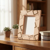 Gestroomlijnd geometrisch patroon met gegraveerd A