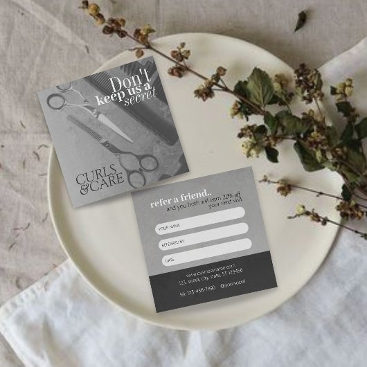 Gestroomlijnde grijze salon Essential Discount Cou Aanbevelingskaartje