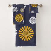 Gestyleerde andelionen, marineblauw, geel, wit bad handdoek (Insitu)