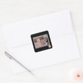 Gesynchroniseerde spasaanval vierkante sticker (Envelop)