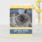 Get Well Soon voor tante, zieke kat in mand Kaart (Gele Bloem)