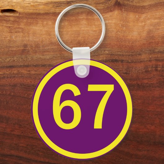 getal 67 in een cirkel sleutelhanger (Voorkant)