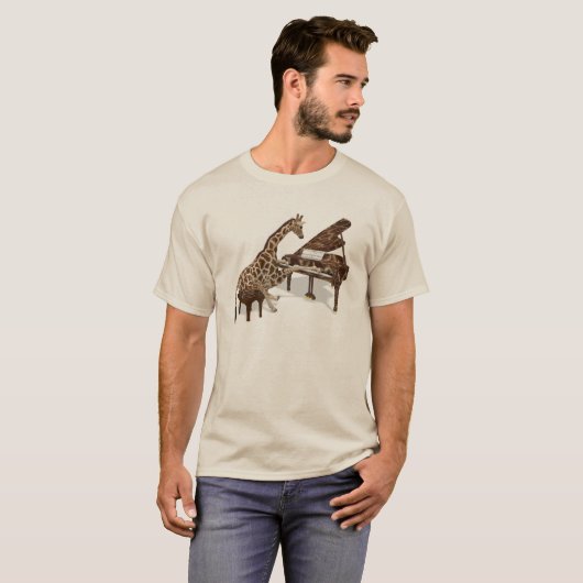 Getalenteerde Giraffe Plays Grand Piano T-shirt (Voorkant volledig)