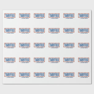 Getariffeerd & Voelend Vernederd Grappig Anti Trum Cadeaupapier
