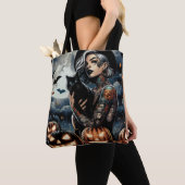 Getatoeëerde heks en zwarte kat Volle maan Hallowe Tote Bag (Dichtbij)