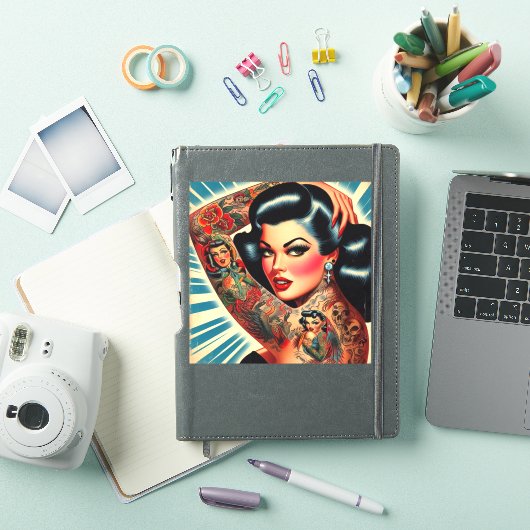  getatoeëerde pin-up sticker (iPad Cover)