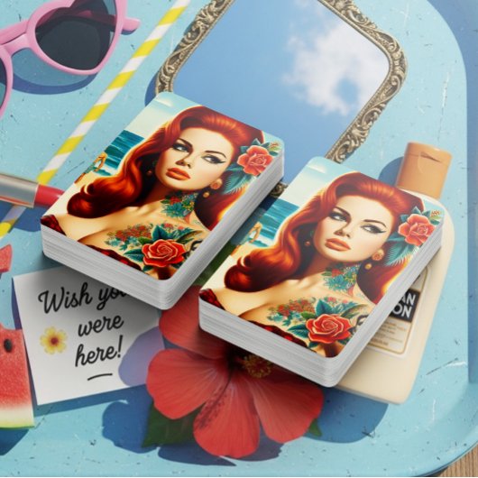 Getatoeëerde roodharige pin-up pokerkaarten