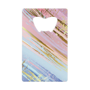 Getextureerde roze achtergrond creditkaart flessenopener