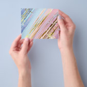 Getextureerde roze achtergrond flyer (Hand)