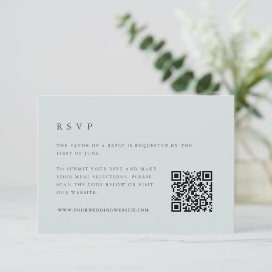 getijden van zeeglas | Bleke nevel groene QR code RSVP Kaartje (Staand voorkant)