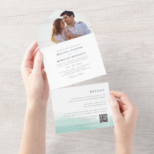 getijden van zeeglas | Kustbruiloft Waterverf All In One Uitnodiging (Afscheurbaar)