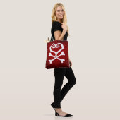 "Getroffen Liefde" Hart en Kruisbeenderen Tote Bag (Op model)