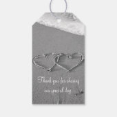 Getrokken harten in zandstrand huwelijksgunst cade cadeaulabel (Achterkant)