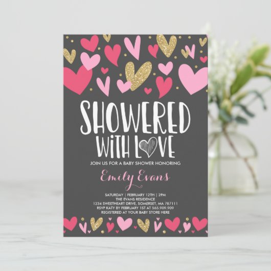 Getrokken met de inviteringsharten van het Baby sh Kaart (Staand voorkant)