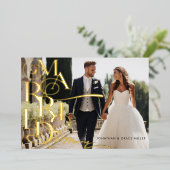 Getrouwd & Blij Elegante typografie Modern Folie Feestdagenkaart (Staand Voorkant)