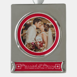 Getrouwd & Blij Huwelijksfoto Modern Rood Verzilverd Banner Ornament
