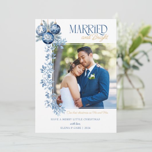 Getrouwd en felblauwe Pas getrouwd kerstfoto Feestdagenkaart (Staand voorkant)