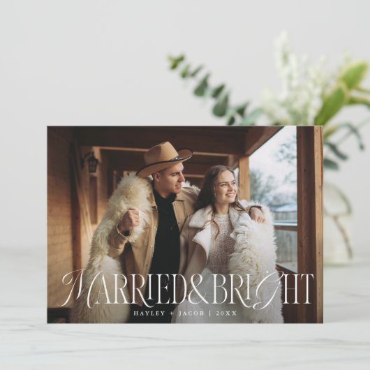 Getrouwd en Helder  Elegantie Bruiloft Feestdagenkaart (Staand voorkant)