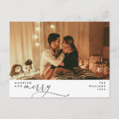 Getrouwd en Helder Modern Script Photo Holiday Briefkaart (Voorkant)