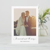 Getrouwd en vrolijk | Eenvoudige minimalistische f Feestdagenkaart (Staand voorkant)