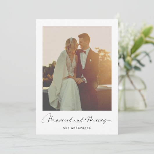 Getrouwd en vrolijk | Eenvoudige minimalistische f Feestdagenkaart (Staand voorkant)