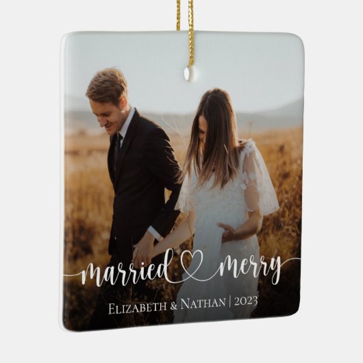 Getrouwd en Vrolijk Elegant Foto Kerstmis Keramisch Ornament (Rechts)