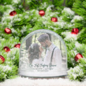 Getrouwd en vrolijk Foto Onze eerste Kerst Custom Sneeuwbol (Kerstmis)