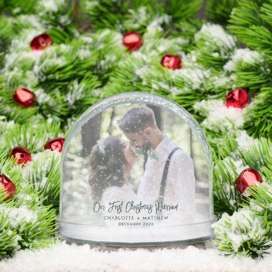 Getrouwd en vrolijk Foto Onze eerste Kerst Custom Sneeuwbol (Kerstmis)