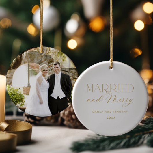 Getrouwd en vrolijk gouden Kerstmis Keramisch Ornament
