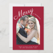 Getrouwd en Vrolijk Kerstfeest Arch Foto Rood Feestdagenkaart (Voorkant)