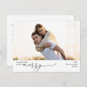 Getrouwd en Vrolijk Modern Script Foto Vakantie Briefkaart (Voorkant / Achterkant)