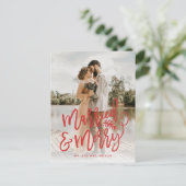 Getrouwd en vrolijk Nieuwgehuwd Kerst Foto Rood Feestdagenkaart (Staand voorkant)