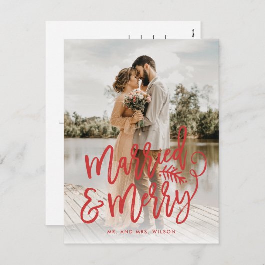 Getrouwd en vrolijk Nieuwgetrouwd Kerst Foto Rood Feestdagenkaart (Voorkant / Achterkant)