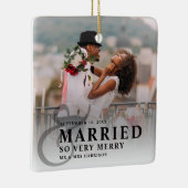 Getrouwd en zo erg vrolijk bruiloft foto Pas getro Keramisch Ornament (Rechts)