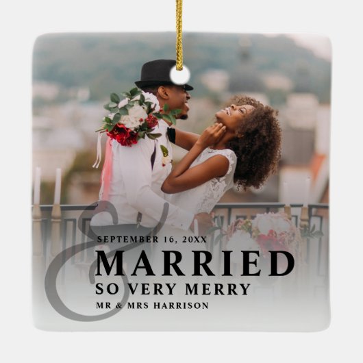 Getrouwd en zo erg vrolijk bruiloft foto Pas getro Keramisch Ornament (Achterkant)