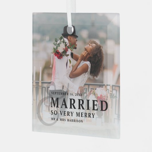 Getrouwd en zo erg vrolijk foto bruiloft Passen ge Glas Ornament (Voorkant links)