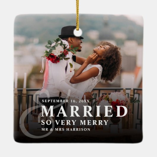Getrouwd en zo erg vrolijk foto bruiloft Passen ge Keramisch Ornament (Achterkant)