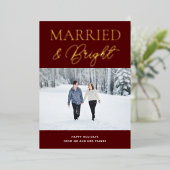 Getrouwd Felrood Gouden Script Foto Kerstmis Folie Feestdagenkaart (Staand Voorkant)