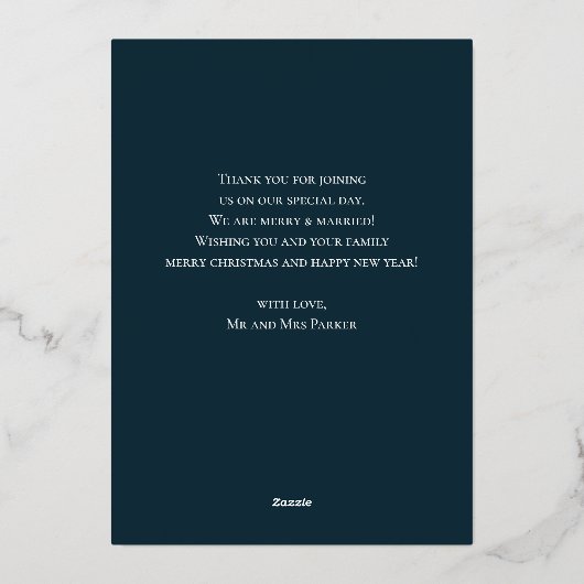 Getrouwd Helder Blauw Goud Script Foto Kerstmis Folie Feestdagenkaart (Achterkant)