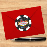 Getrouwd in Fabulous Las Vegas Poker Chip Bruiloft Ronde Sticker<br><div class="desc">Poker chip bruiloft briefpapier is een unieke en creatieve manier om een vleugje plezier toe te voegen aan uw Las Vegas thema trouwdag. Dit ontwerp is voorzien van een prachtige illustratie van het beroemde Las Vegas teken.</div>