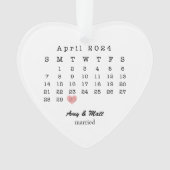 Getrouwd Kerst Trouwdatum Hartschrift Ornament (voorkant)