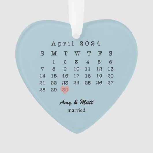 Getrouwd Kerst Trouwdatum Hartschrift Ornament (voorkant)